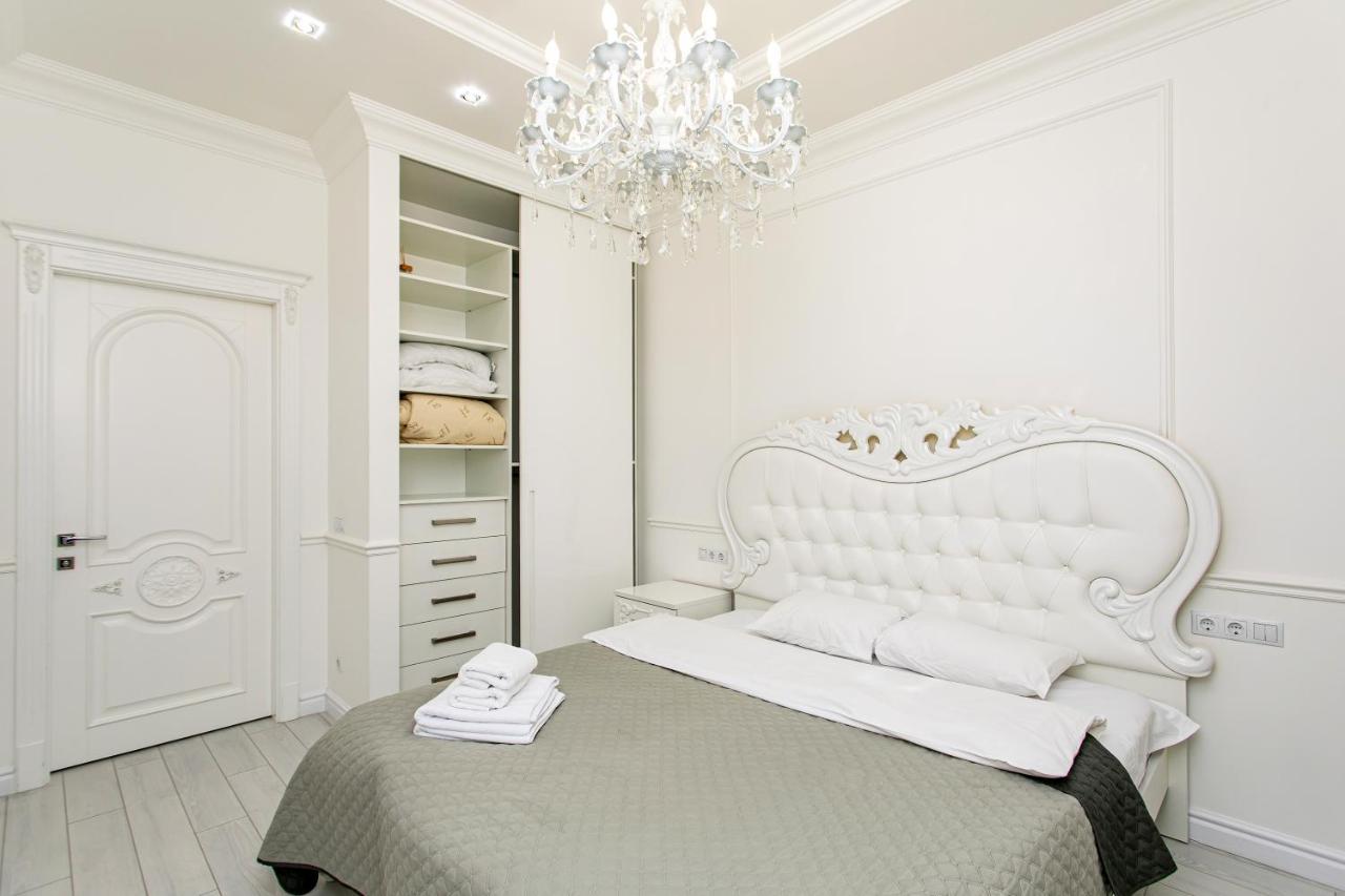 Petrovdom Apartments 10-353 In Rc Central Park, 7 John Mccain Street Kiew Exterior foto