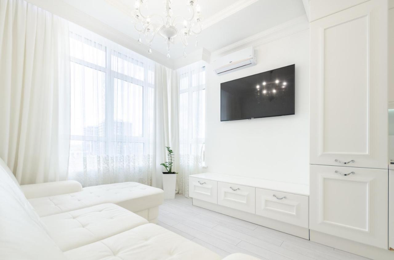 Petrovdom Apartments 10-353 In Rc Central Park, 7 John Mccain Street Kiew Exterior foto