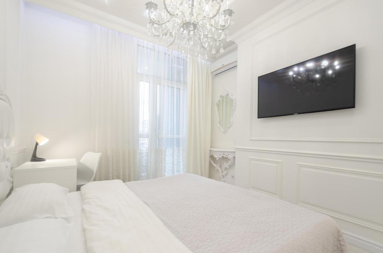 Petrovdom Apartments 10-353 In Rc Central Park, 7 John Mccain Street Kiew Exterior foto