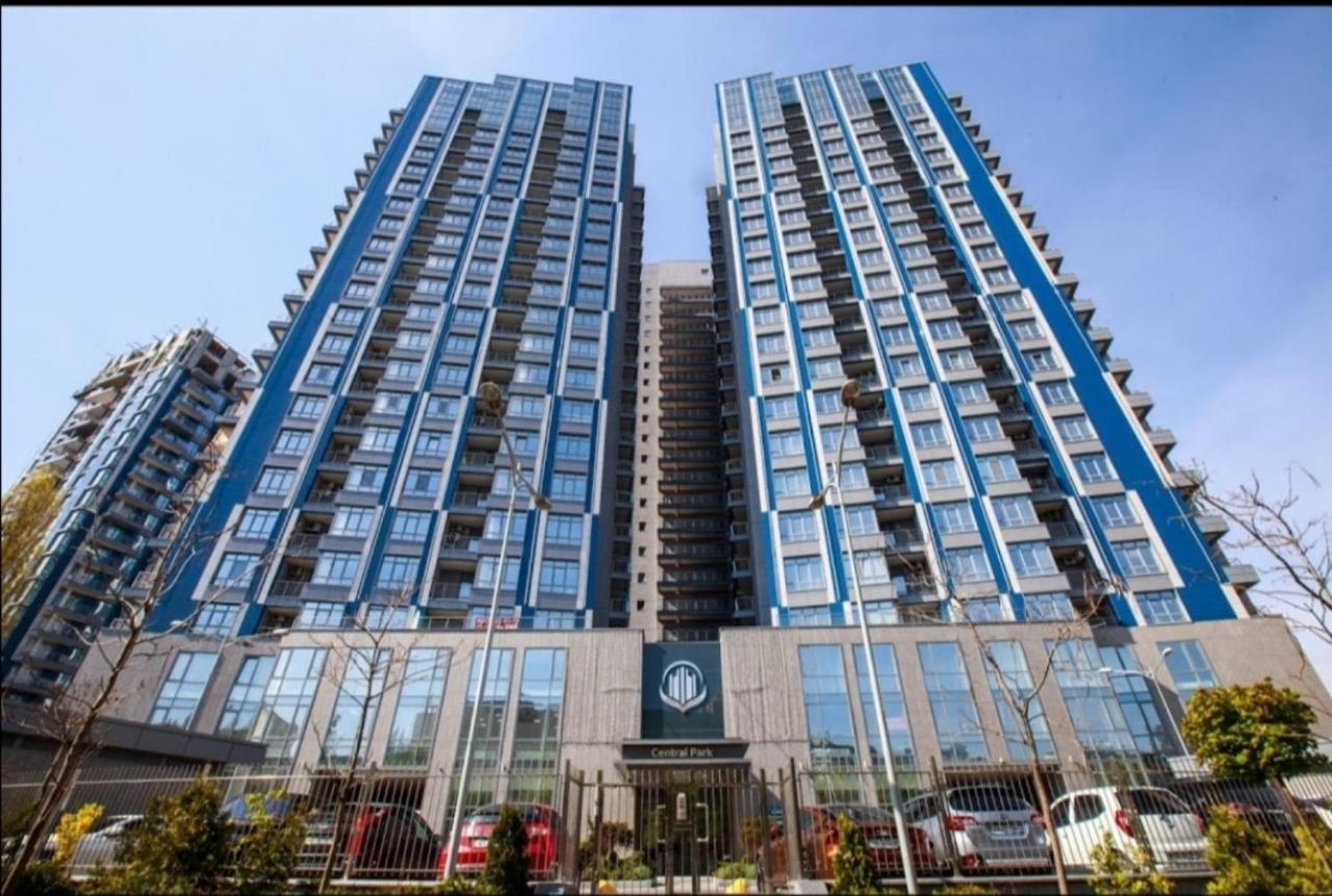 Petrovdom Apartments 10-353 In Rc Central Park, 7 John Mccain Street Kiew Exterior foto